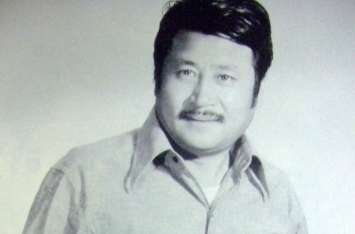 王杰被遗弃、被欺骗、被下毒…歌坛浪子的一生似乎都在苦难中度过