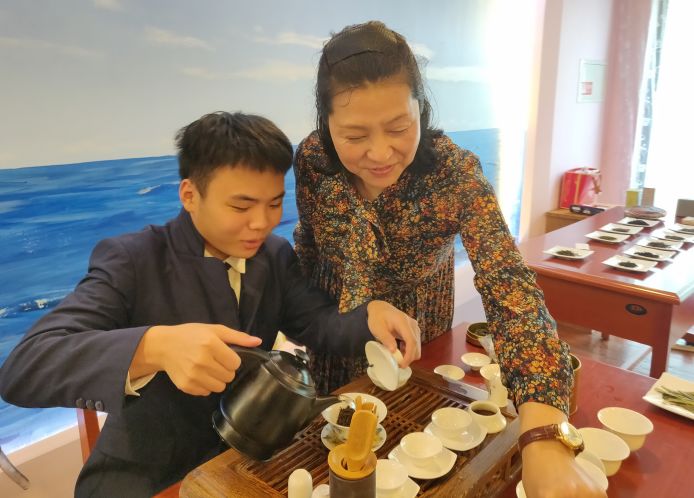 北京文理研修学院——开展特色文化茶艺课