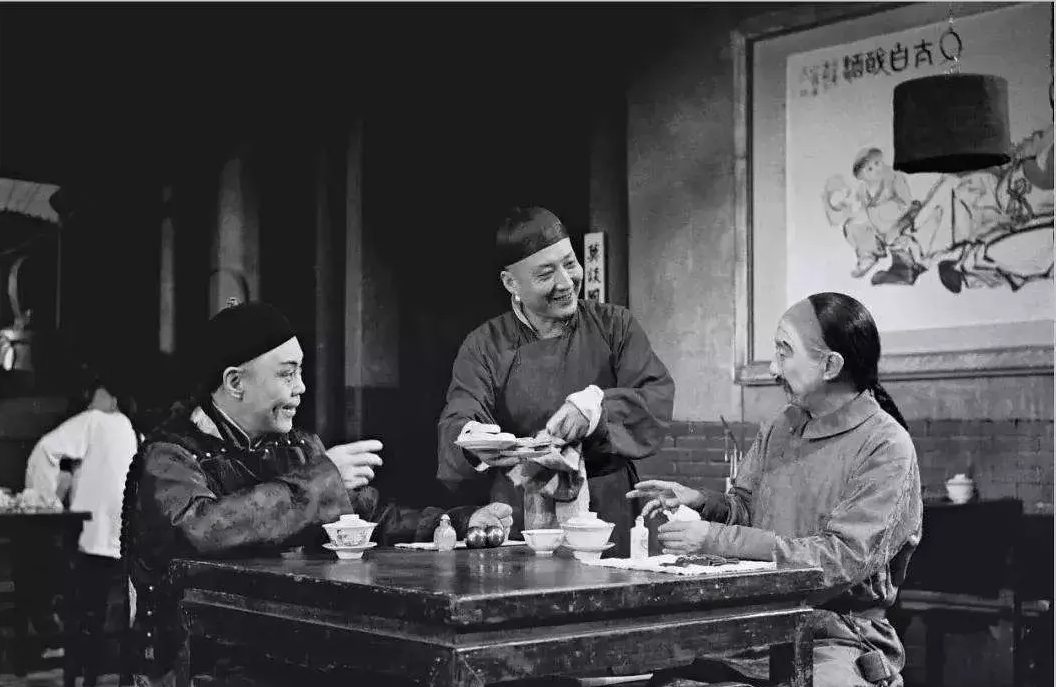 秋燥饮茉莉，白首君莫离；茶香沁心脾，梦回唐宋元明清