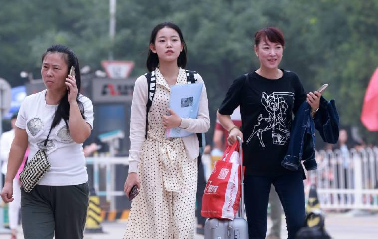 2021届大一新生报到时间确定，有人欢喜有人愁，最晚的10月才开学