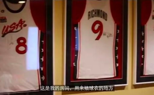 为什么nba巨星家里(NBA明星似乎都喜欢买大房子，奥尼尔家有76000平方，床能睡10人吧)