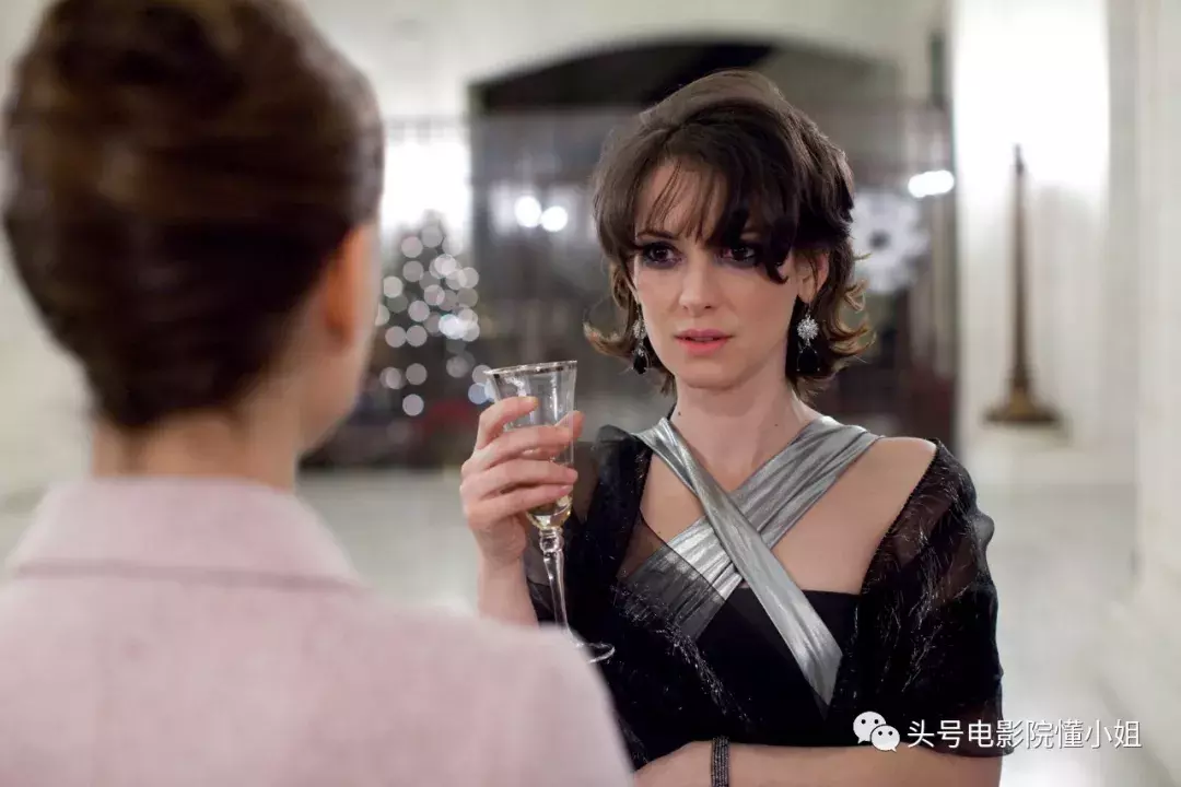 48岁女神出影，新剧情的结局！偷了衣服被逮捕，depudamon和她订婚过。