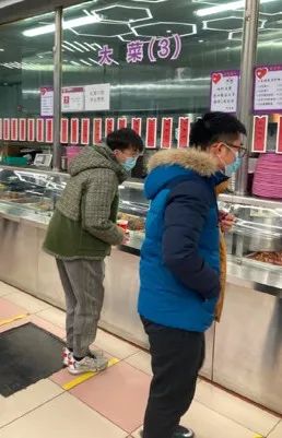 如何用丑照激怒朋友？我总结了100%拍丑别人的方法