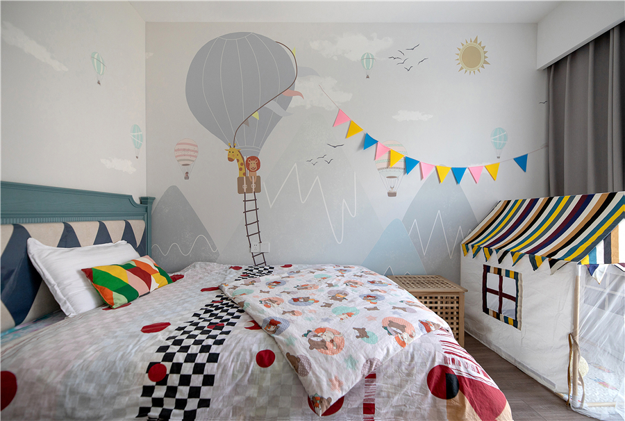 200㎡现代风设计，开放式厨房+餐厅+吧台，轻松自然的生活