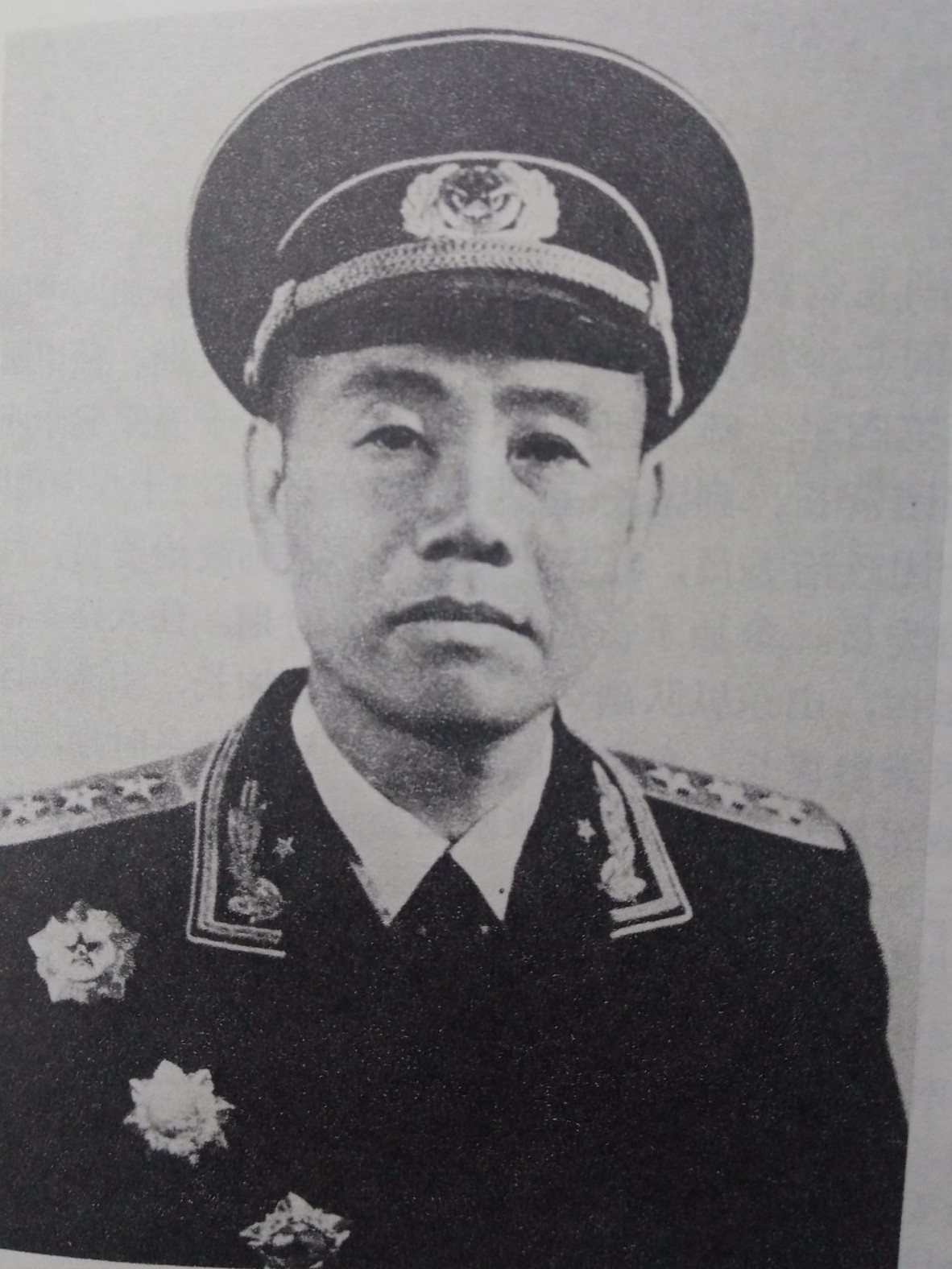 上将(正兵团级2人)