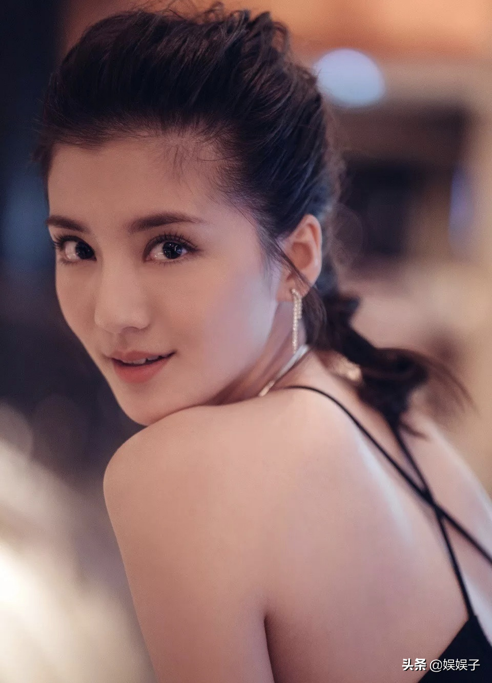 职高是天王嫂摇篮？昆凌高职林峰老婆中专，刘青云太太吊打众嫂子