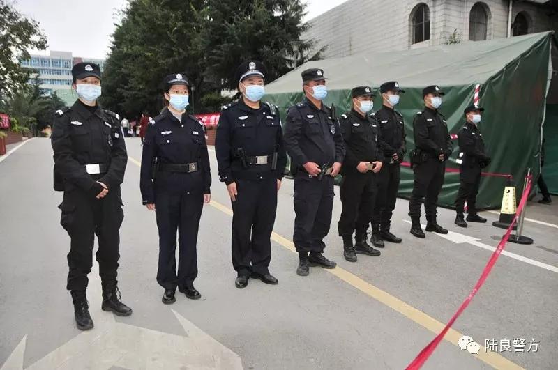 云南曲靖:陆良警方全力护航2021年成人高考