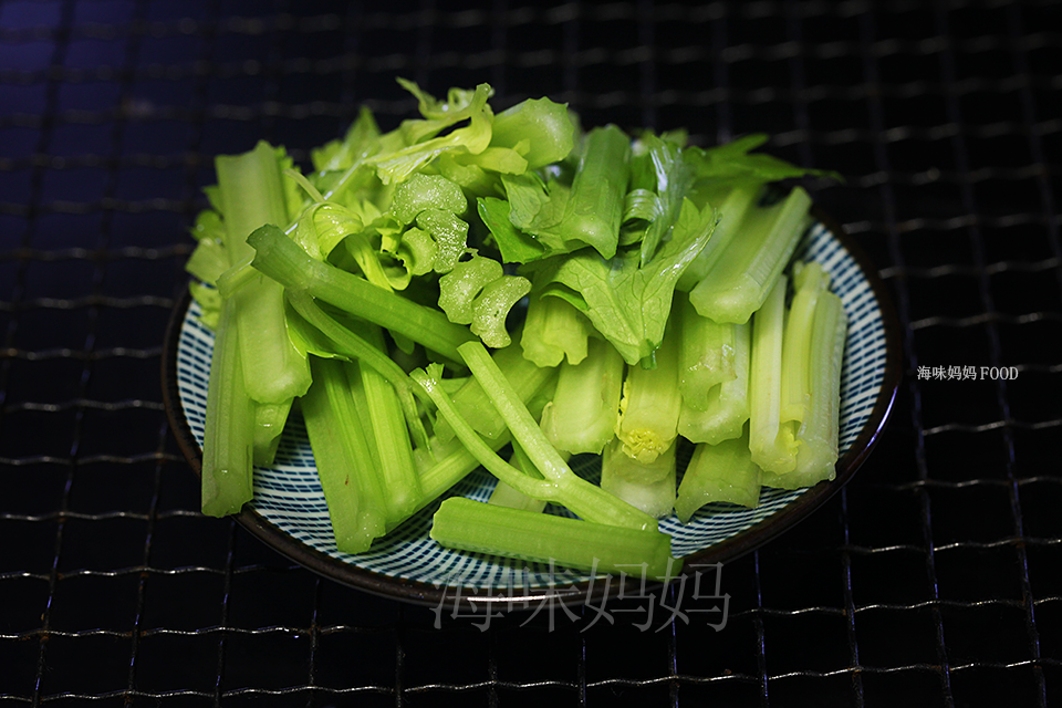 皮皮虾最好吃的做法，不是水煮和清蒸，教你正确做法，一盘吃不够