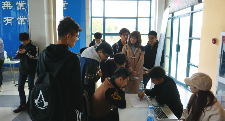 华为校招名单发布，52所高校榜上有名，双非学子也有机会拿高薪