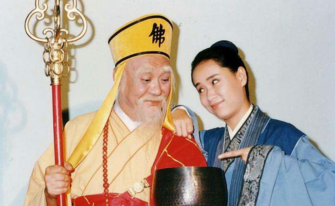 《新白娘子传奇》没有背景的小青为什么会成仙:得益两个贵人