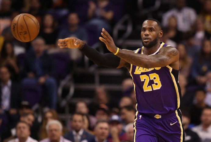 nba的奖项都有哪些（NBA各大奖项出炉了，火箭队詹姆斯哈登荣获多项殊荣）