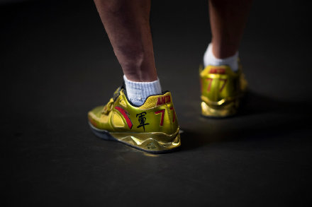 吕小军举重81公斤级夺金 深扒举重队利器)