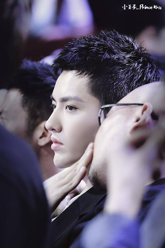 吴亦凡个人简介国籍吴亦凡个人简介个人资料