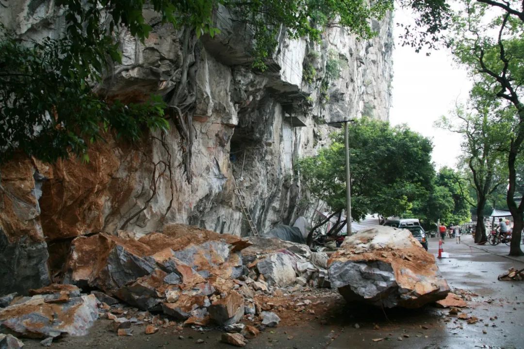 坍方和塌方有什么区别