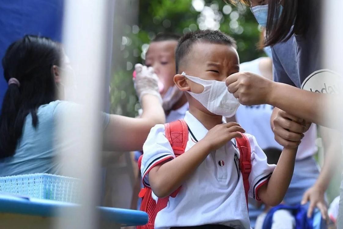 幼儿园开学听取“哇”声一片，不哭的孩子，多半出自这3种家庭