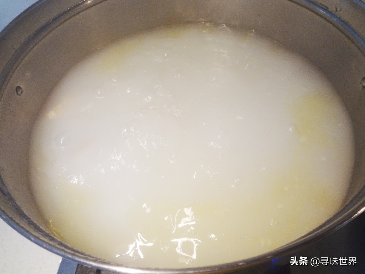 牛骨头汤的做法（手把手教你熬牛骨汤正确做法）