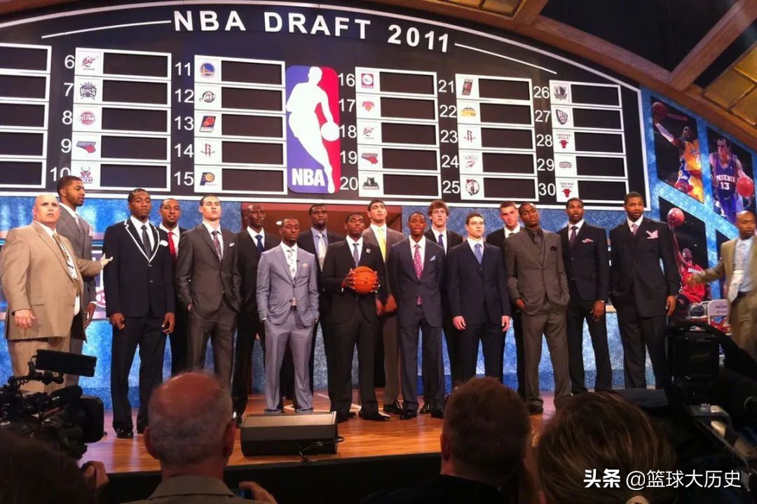 nba2011年选秀顺位名单（还记得他吗？2011届榜眼，顺位仅次欧文，却没有半点存在感！）