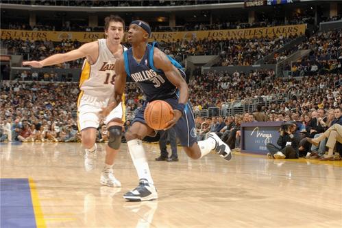 nba球员为什么穿紧身短裤（原来球星也有特殊癖好，詹姆斯成标志，乔丹有够奇怪）