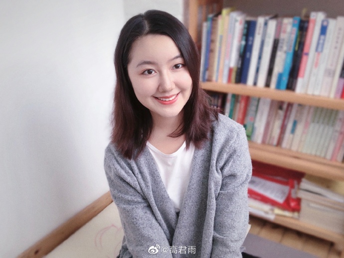 还记得当年“点读机女孩”吗？如今是美女学霸，妈妈从未担心学习