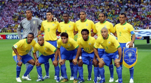 加纳06年世界杯大名单(揭秘：06年世界杯的巴西队，身价世界第一，为何却输得一塌糊涂？)