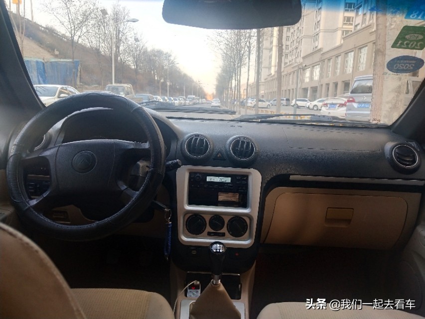 千元车系列，这是辆5500元的吉利自由舰，它不香吗？代步精品