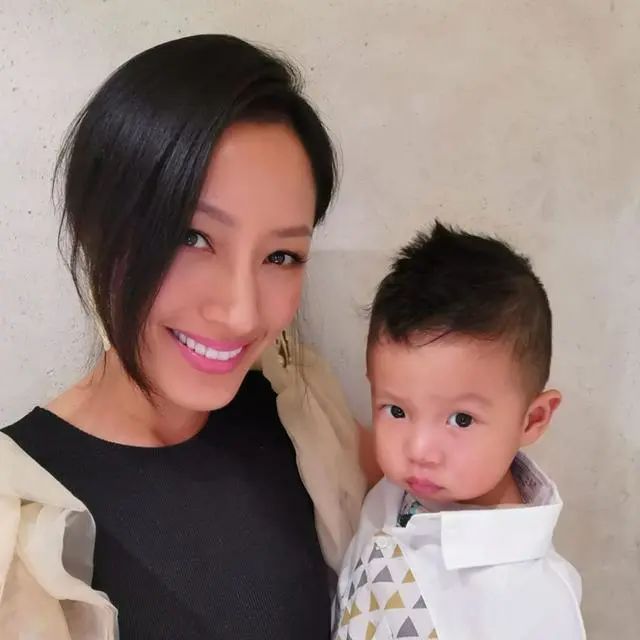 篮球火教练李赢(44岁长腿女星转行成蓝带厨师,曾是男神收割机,获