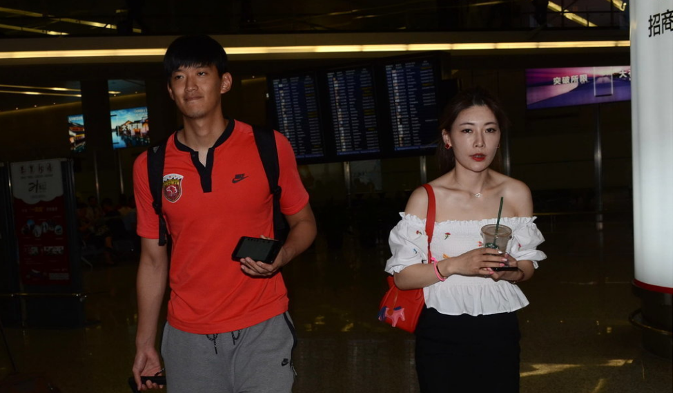 颜骏凌离婚(曝上港国门离婚!