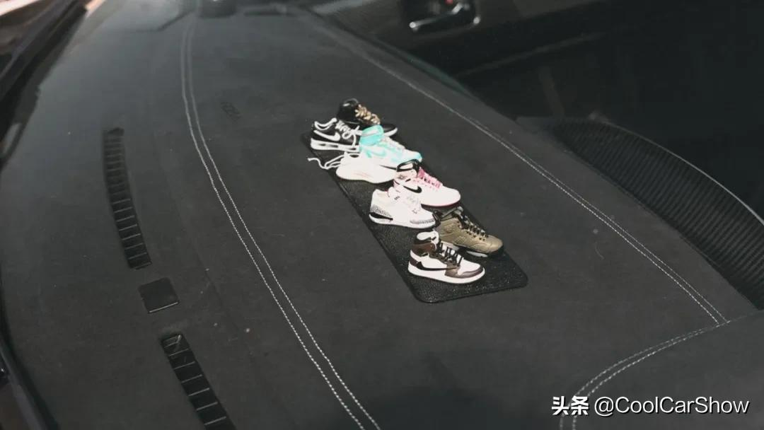 小哥爆改翼神,路人100%向你敬礼