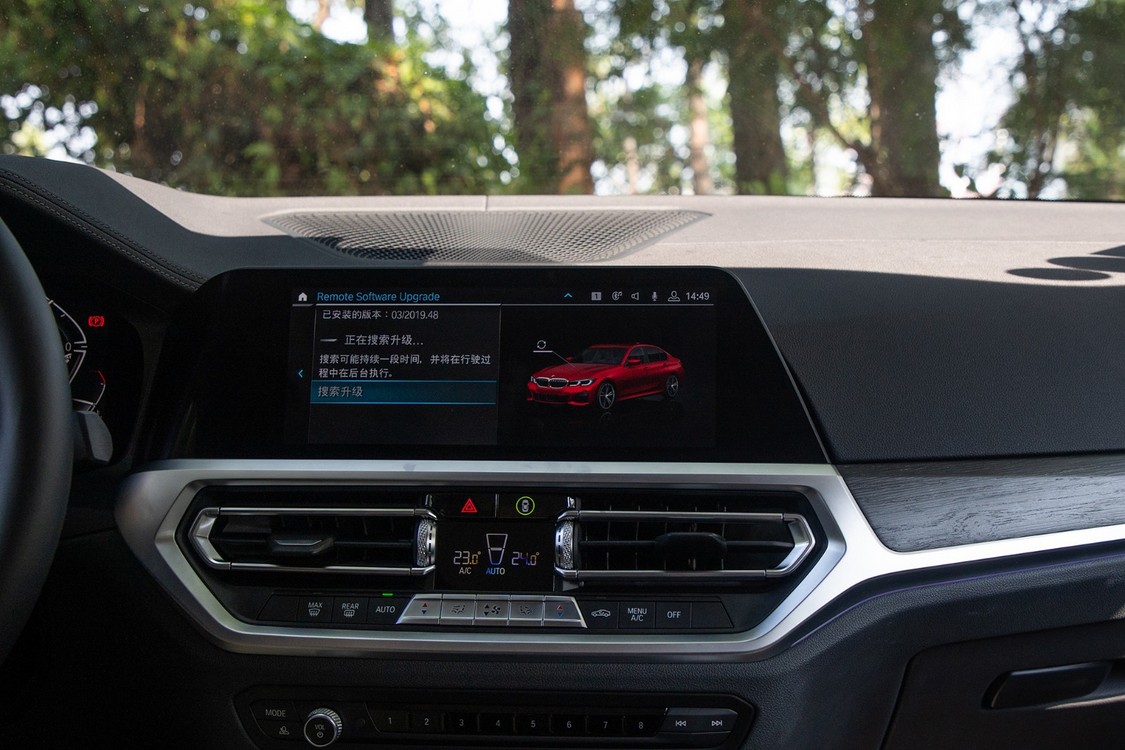 一台全新宝马 3 系告诉我:除了好开,它的车机更好玩
