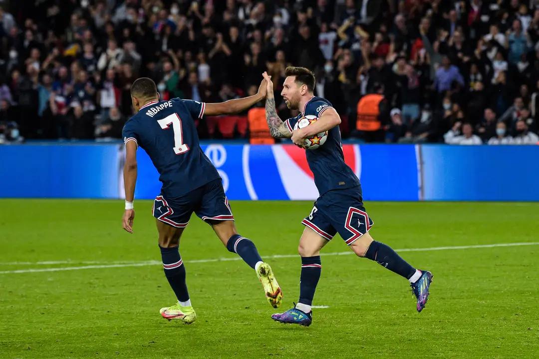 2020欧冠四强巴黎对阵莱比锡(欧冠:巴黎3-2莱比锡,梅西双响,6分钟轰两