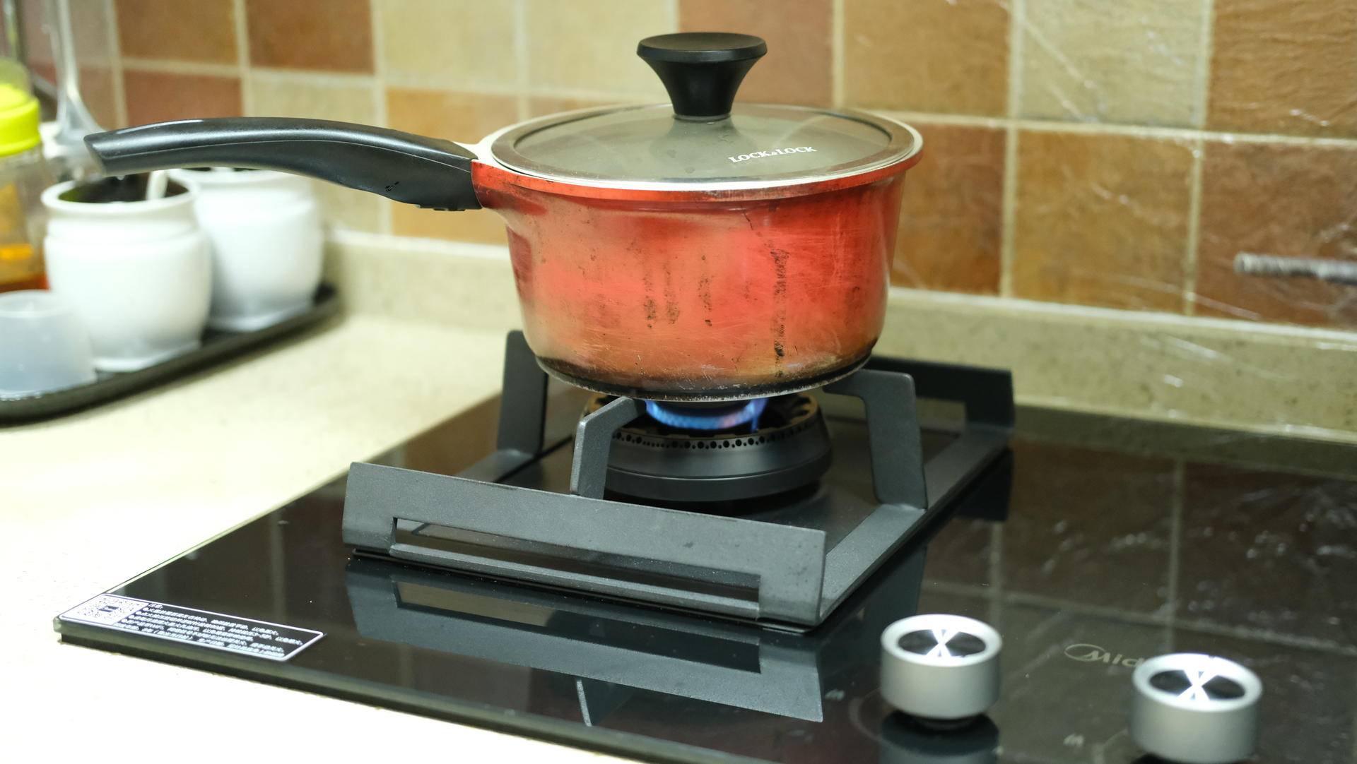 得知燃气灶的使用寿命是8年后，我赶紧换了新！美的Q67分享