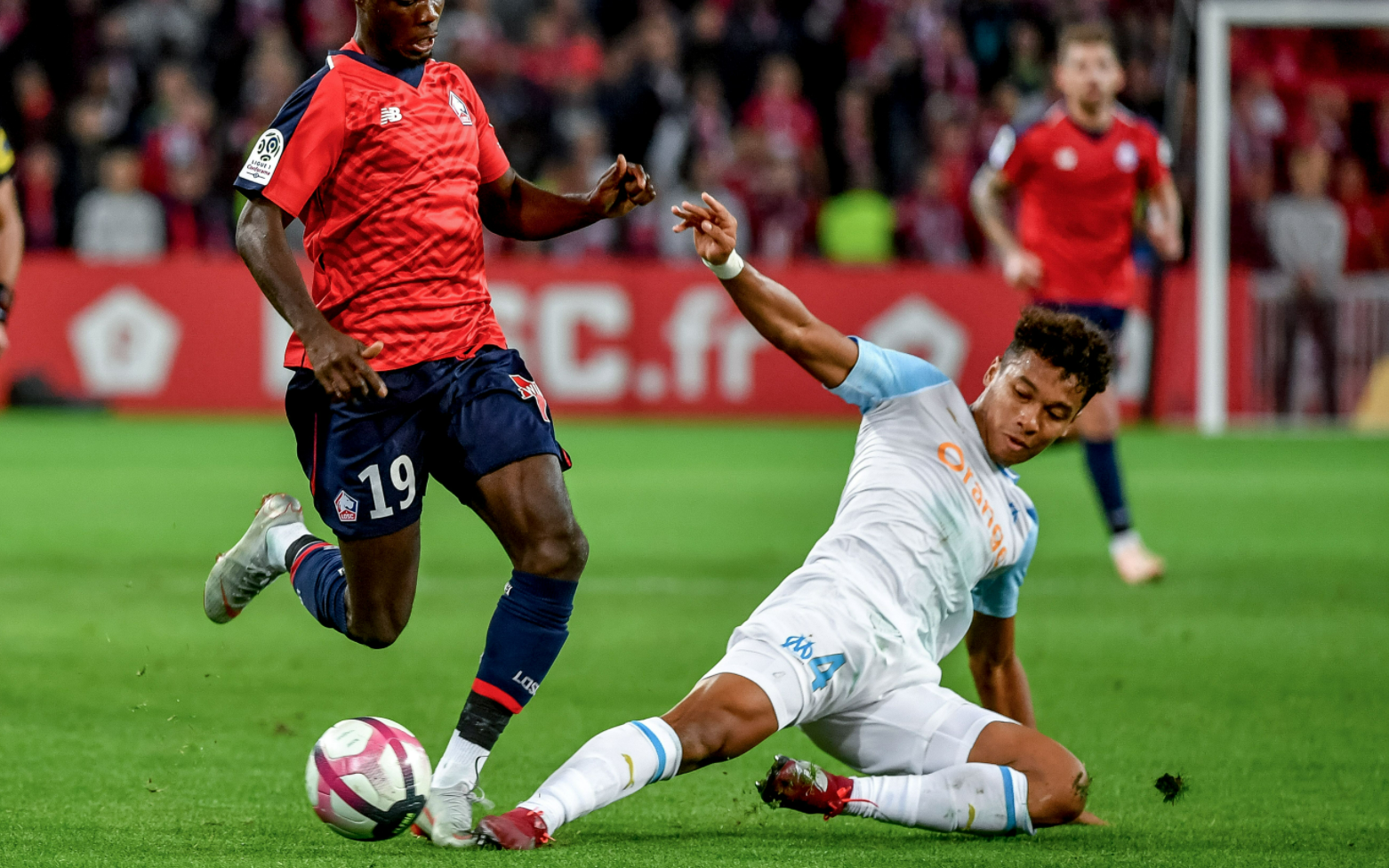 据悉,俱乐部已经对马赛的球星布巴卡尔·卡马拉发起猛烈攻势,并为这位