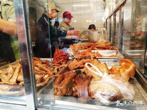 南宁这6家排断腿的烧卤店，去晚就连烧鸭腿都没