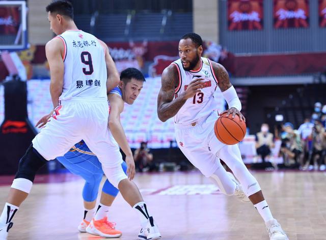 马尚发布扣篮视频（广东队外援动态：威姆斯念旧、马尚秀空接扣篮，第三外援正在寻找）