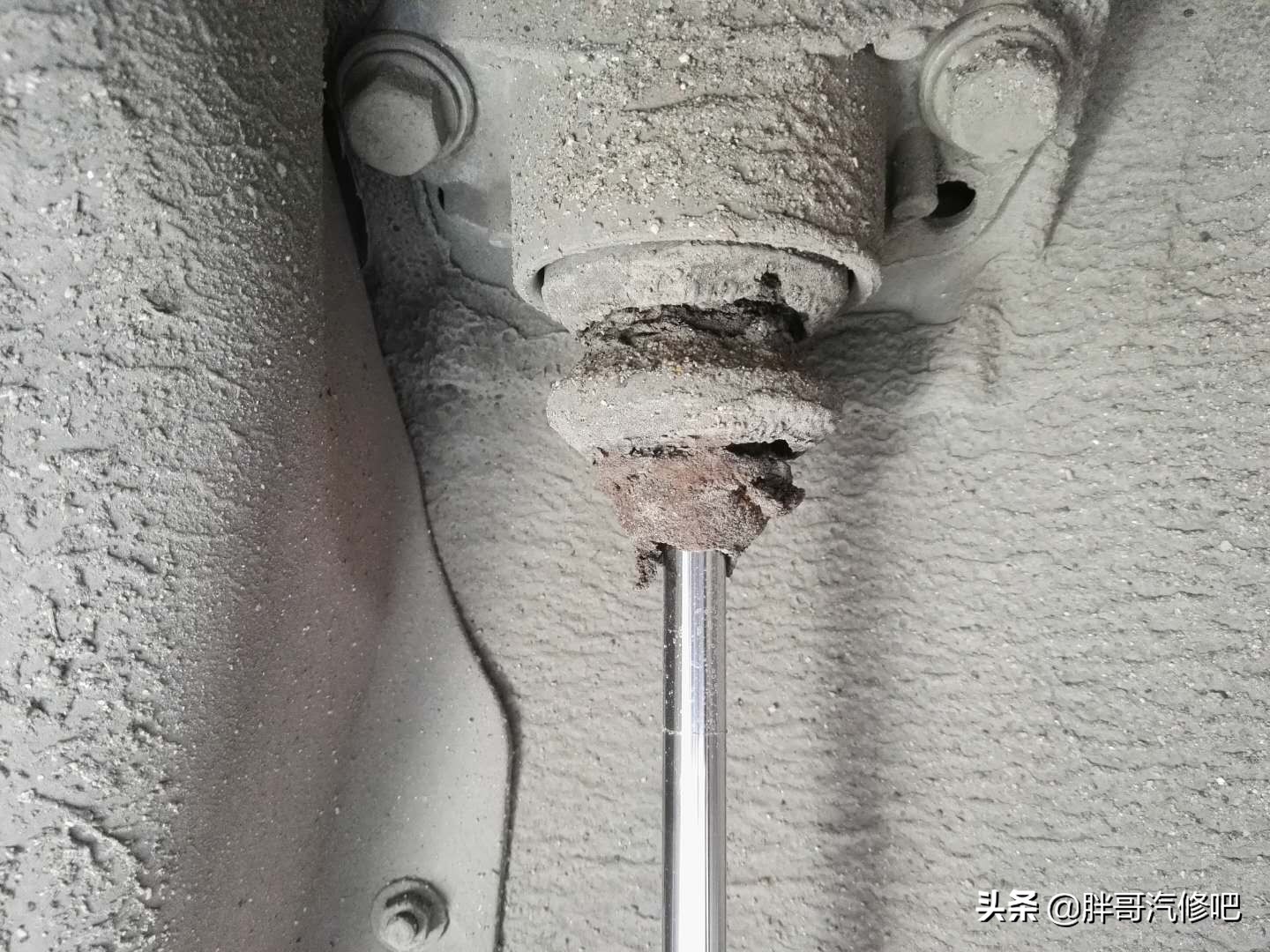 9年车龄8万公里的"老车"，底盘悬挂该如何保养？好底盘开出好心情