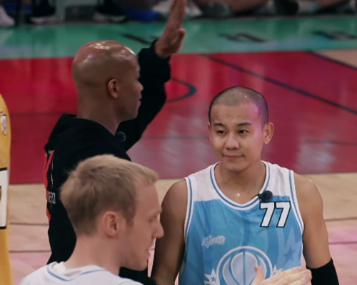 曹芳为什么进不了nba(这就是灌篮：为什么针对曹芳？投进了也不夸你，因为打得不合理)