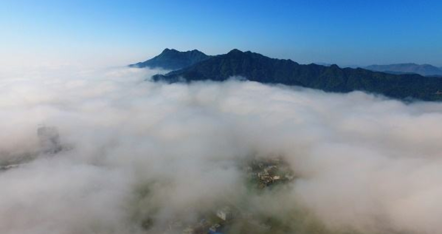 「经典对联」上联：雾锁山头山锁雾；有请高手赐联