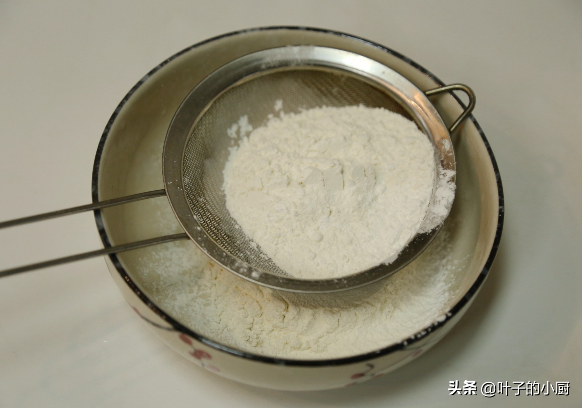 烤箱做蛋糕,烤箱做蛋糕的制作方法和步驟