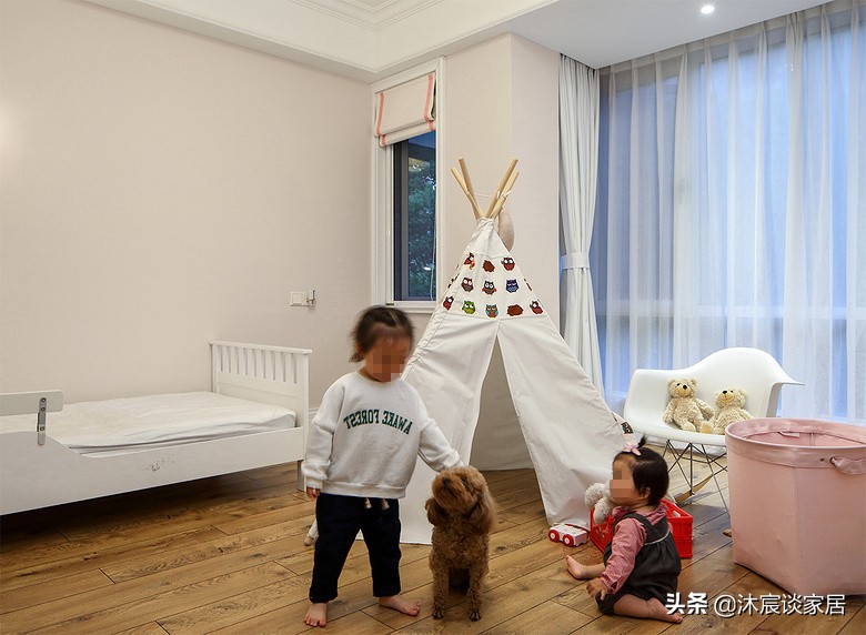 这套跃式满足我对家的所有想象，有庭院，有早教室，氛围温馨浪漫
