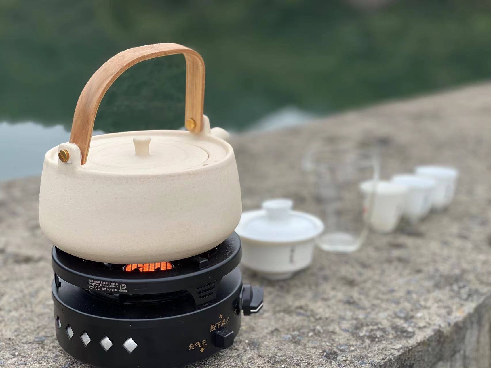 小雪天，带你看清煮茶与蒸茶的区别，来一杯好喝的老白茶暖身吧