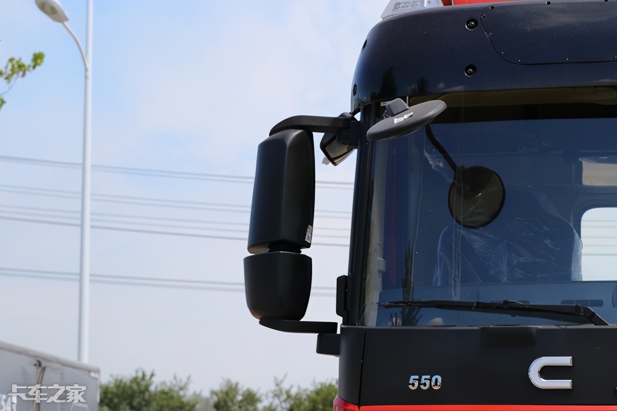 除了550马力自主动力链，汉马H9牵引车还有啥值得骄傲的