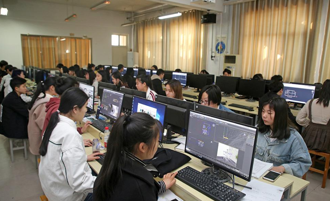 大学里这些“伪装”的专业，看似为男生打造，实则女生更吃香
