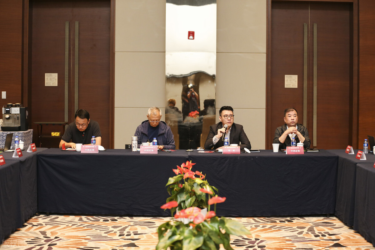 上海海港0轉會費放走阿瑙（職業聯盟下月將選出理事候選人 海港不與阿瑙續約：離隊需付轉會費）