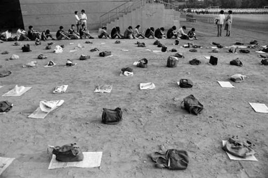 文摘：1977年恢复高考，试卷用纸成最大困难，需要特批调拨