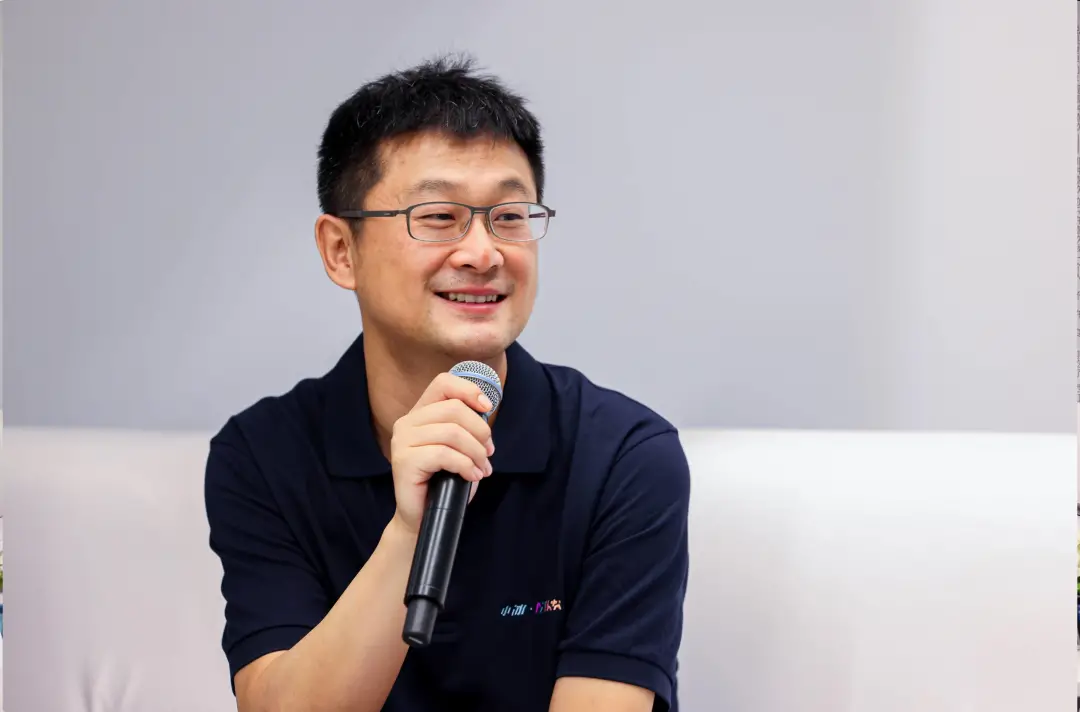 全球首个真假人共存的 App，想要干掉社交恐惧症｜专访小冰 CEO 李笛