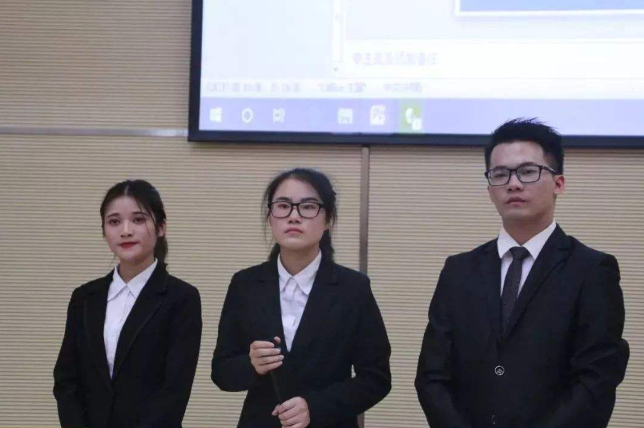 深圳大学1042人申请转专业，管理学院人数破百，榜首是大热门