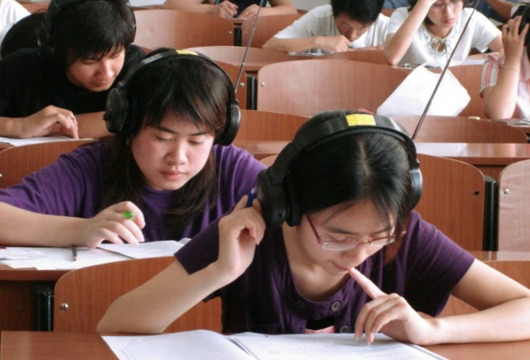 英语四六级证书多重要，逛完人才市场就知道，几乎是好职位的标配