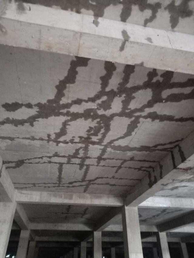 地下室顶板为什么漏水(地下室堵漏公司)