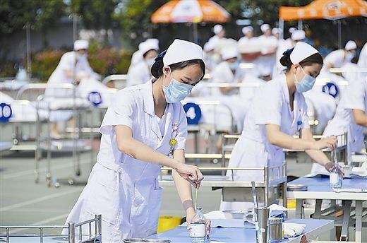 中考升学：初中毕业学什么技术比较好，什么专业有前景？