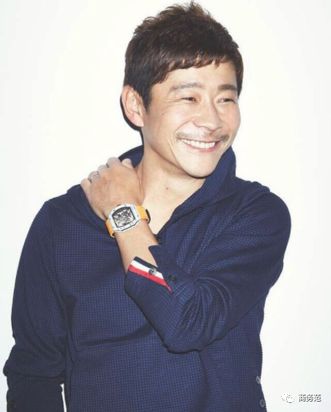 马斯克穿纪梵希变时髦，中年男富豪都爱穿什么牌子？